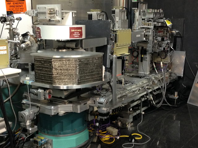 Incident table showing: sample stage, CCR, Electromagnet, spin flipper, and collimator slits.